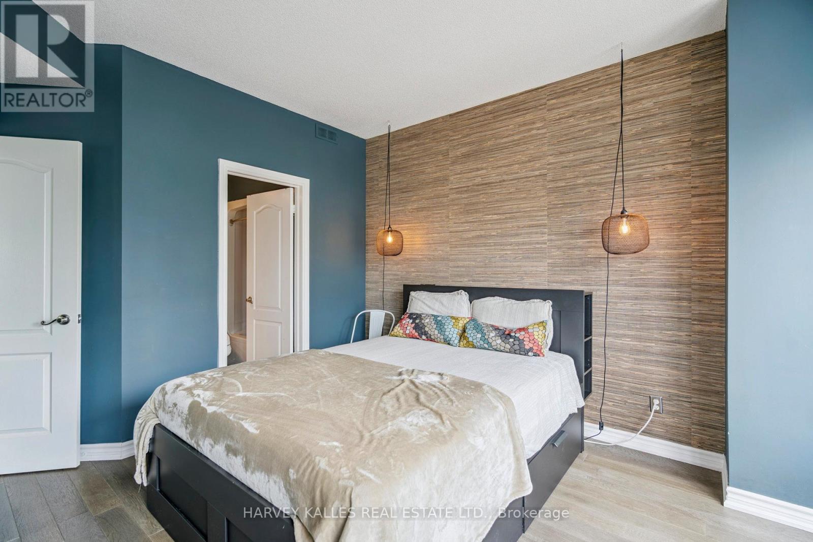 Photo 7 of 414 135 James Street S, Hamilton ON