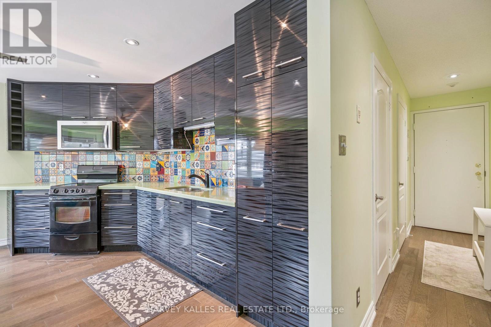 Photo 3 of 414 135 James Street S, Hamilton ON