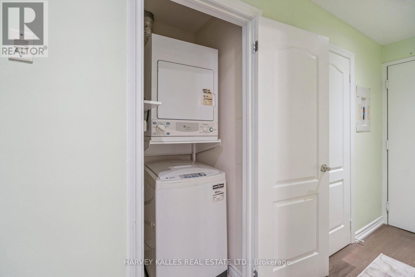 Photo 14 of 414 135 James Street S, Hamilton ON