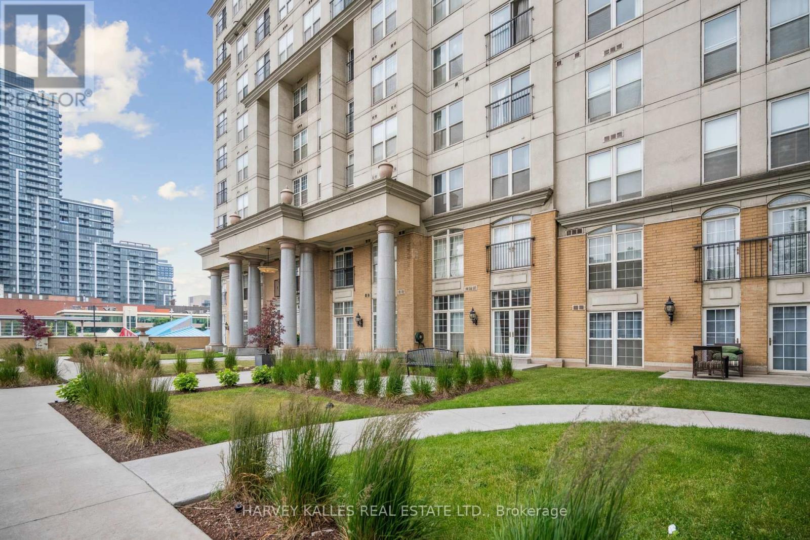 Photo 15 of 414 135 James Street S, Hamilton ON
