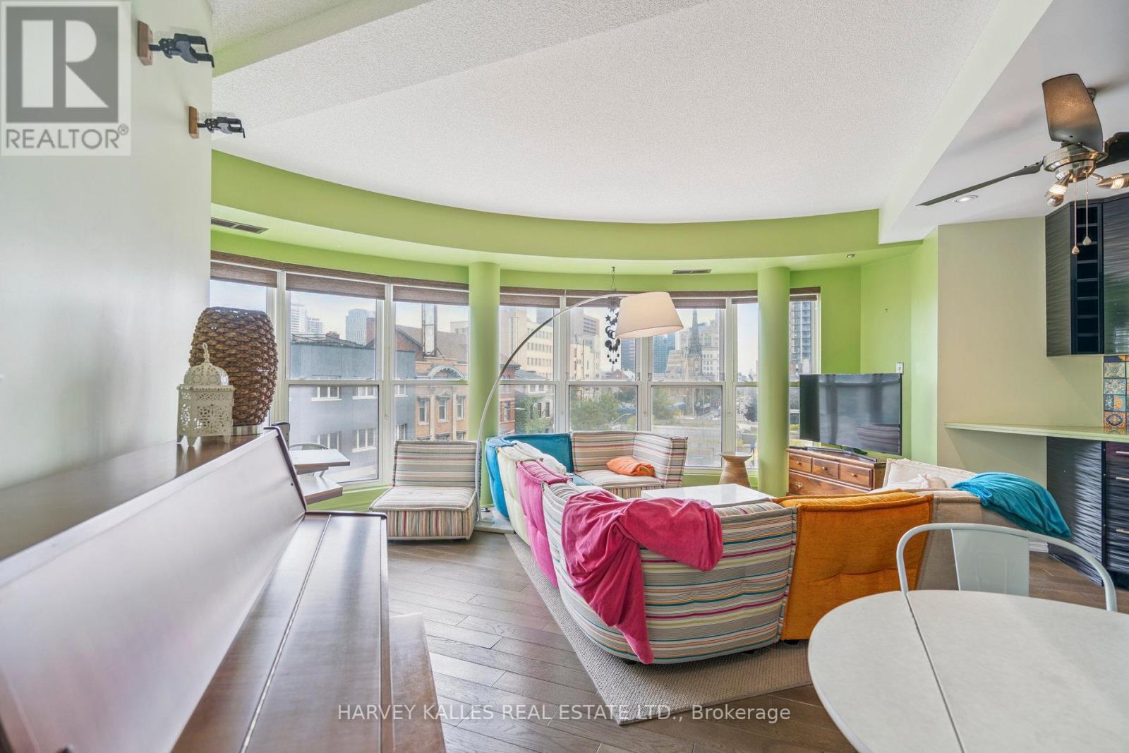 Photo 9 of 414 135 James Street S, Hamilton ON