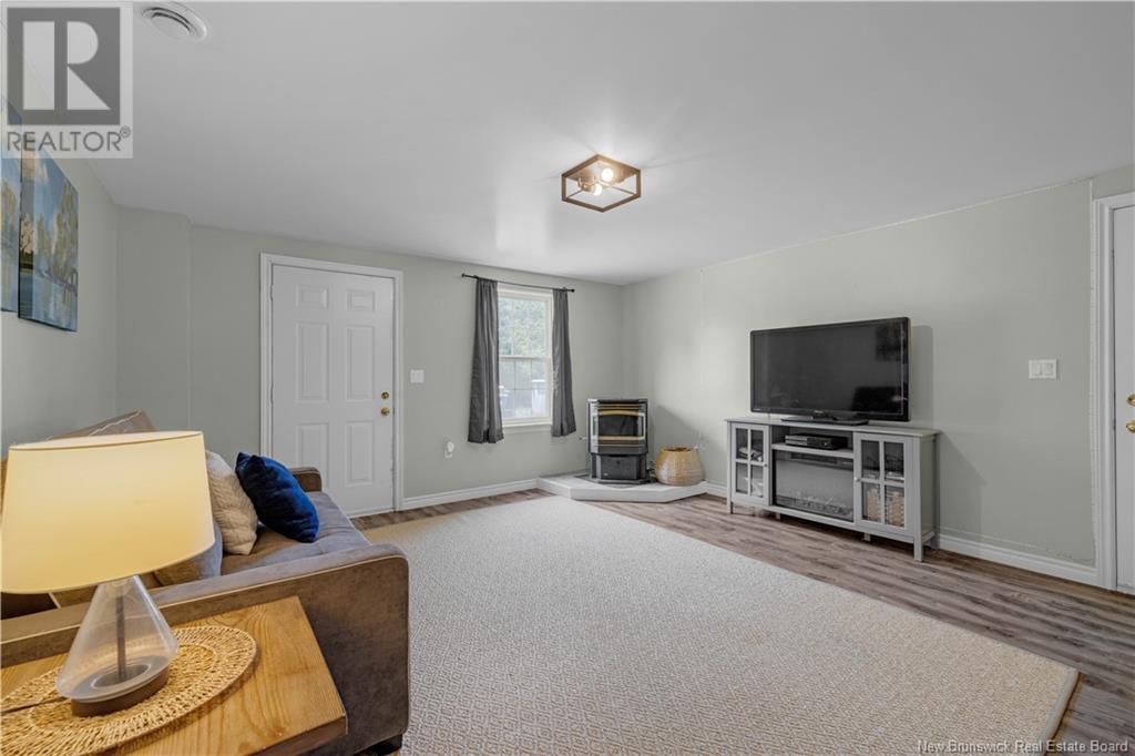 35 MCGEACHY LANE - 30