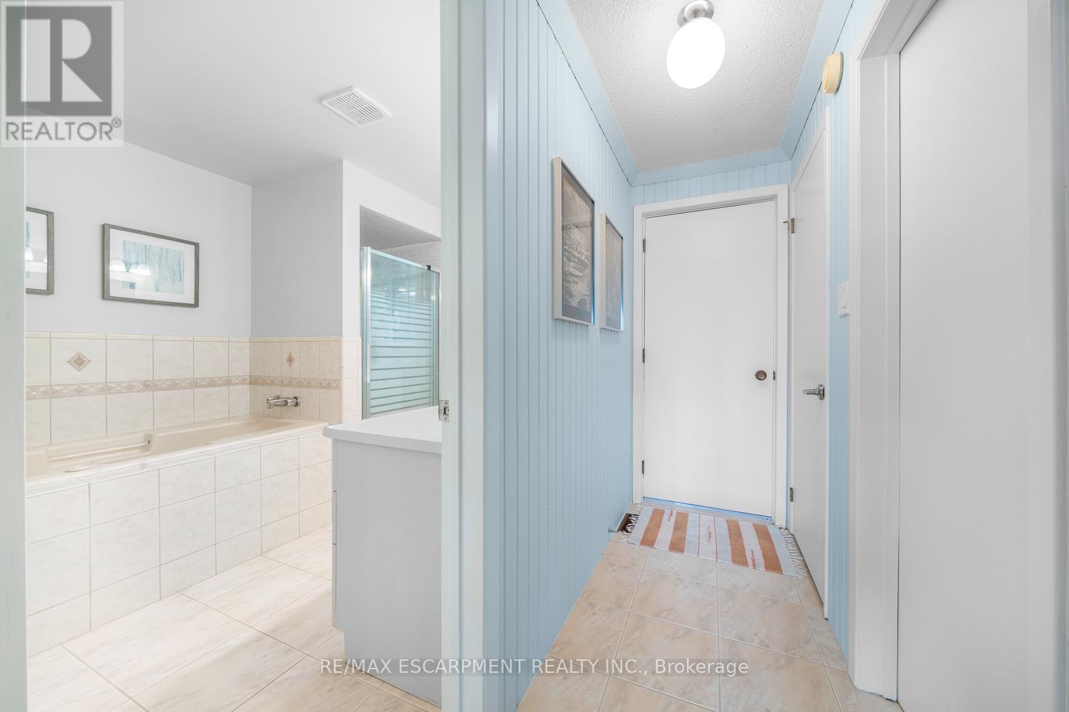 Photo 6 of 32 10th Concession Road, Seguin ON
