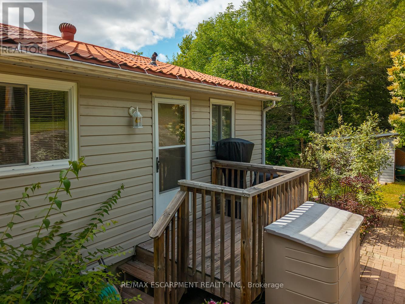 Photo 9 of 32 10th Concession Road, Seguin ON