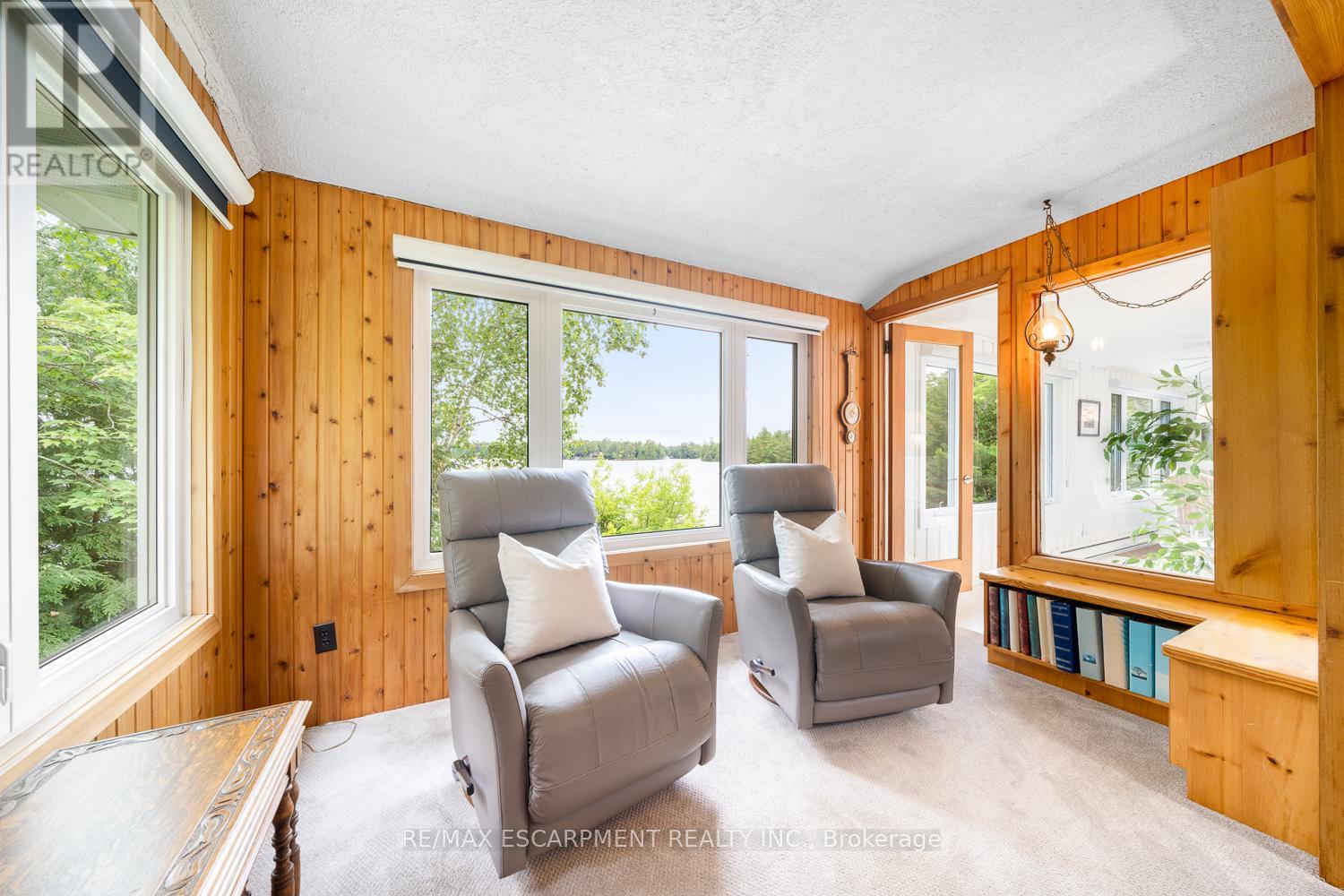 Photo 15 of 32 10th Concession Road, Seguin ON