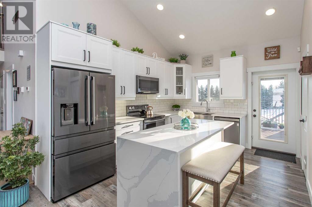Single Family House for Sale in  Township Road  Silver Springs Rural Lacombe County 