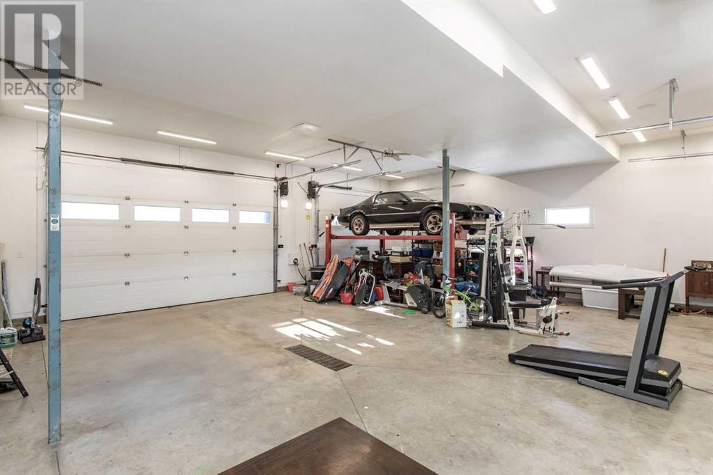 Single Family House for Sale in  Township Road  Silver Springs Rural Lacombe County 