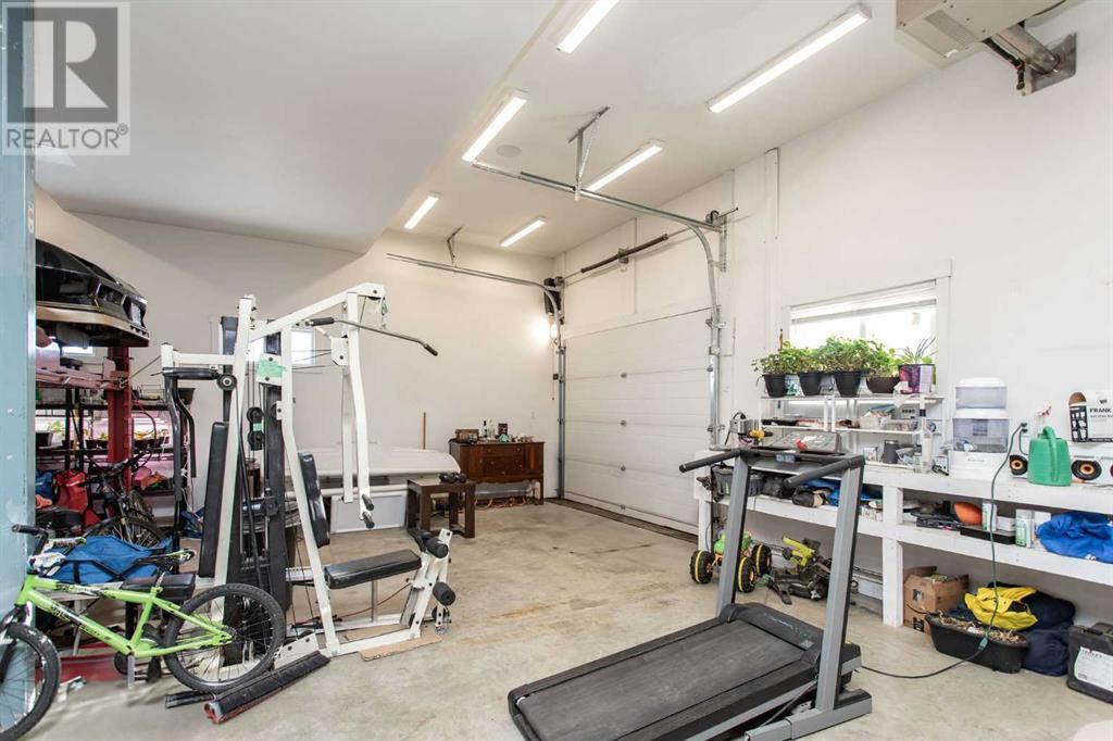 Single Family House for Sale in  Township Road  Silver Springs Rural Lacombe County 