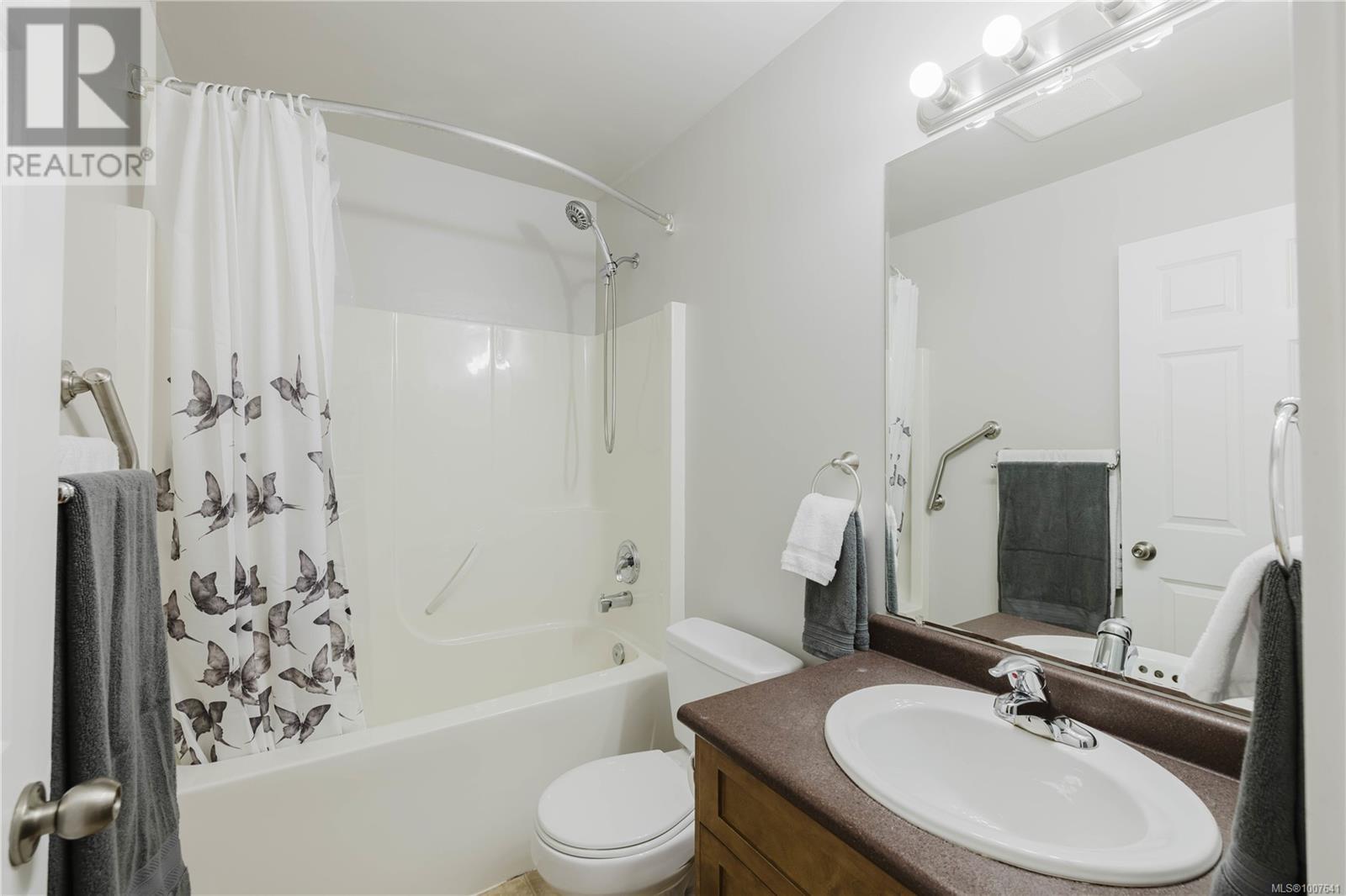 Photo 19 of 6181 Drombeg Pl, Duncan BC