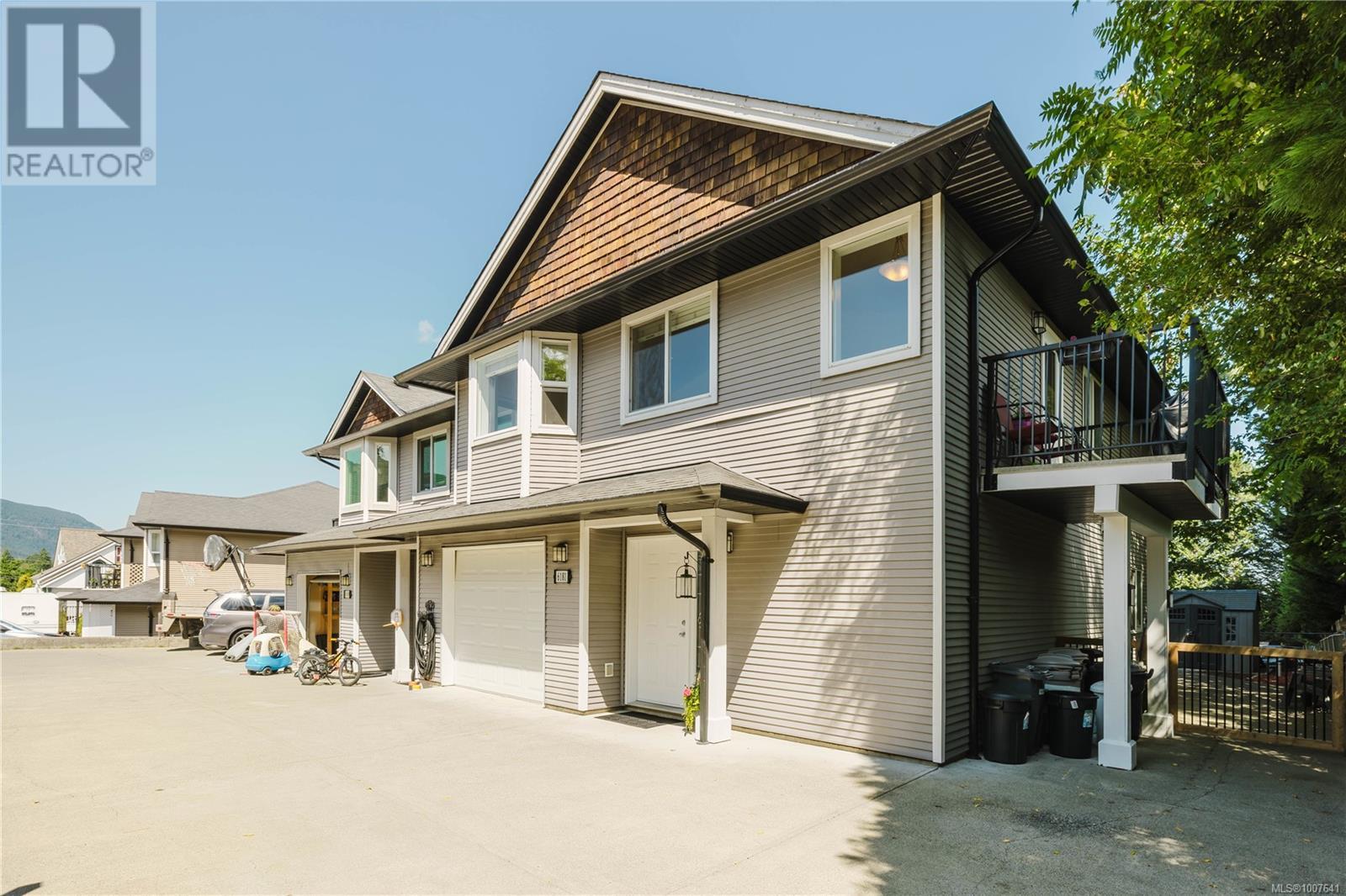 Photo 2 of 6181 Drombeg Pl, Duncan BC