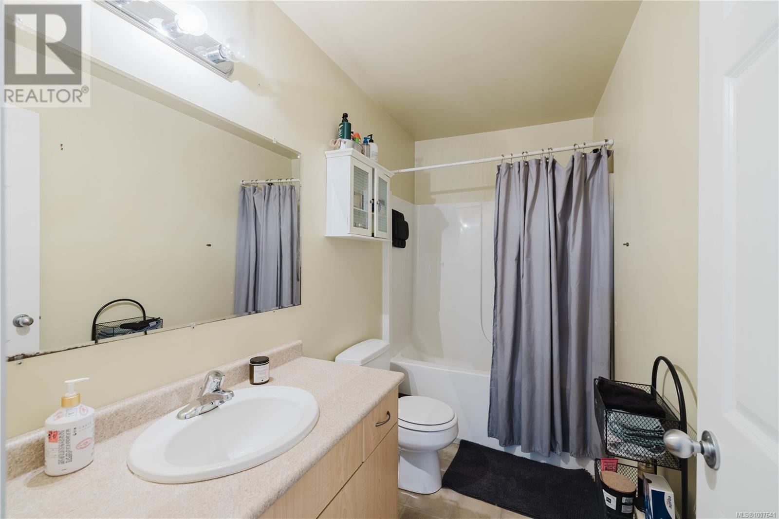 Photo 27 of 6181 Drombeg Pl, Duncan BC