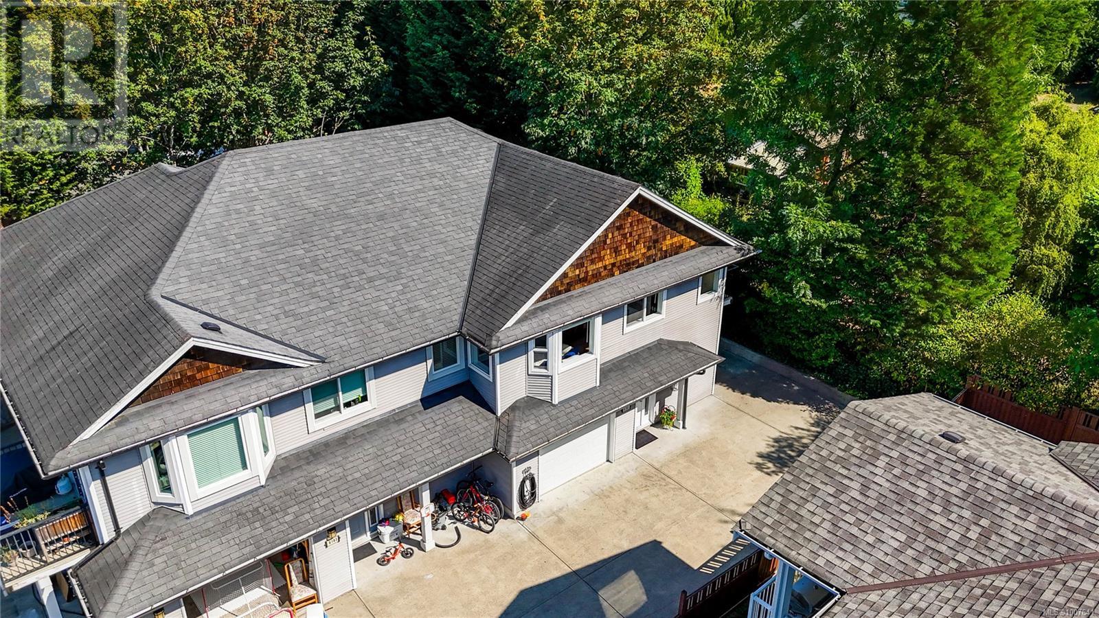 Photo 3 of 6181 Drombeg Pl, Duncan BC