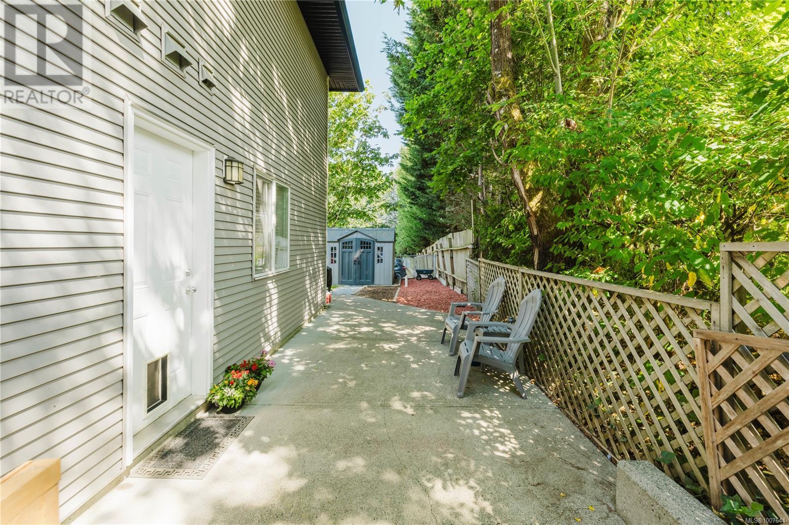 Photo 30 of 6181 Drombeg Pl, Duncan BC