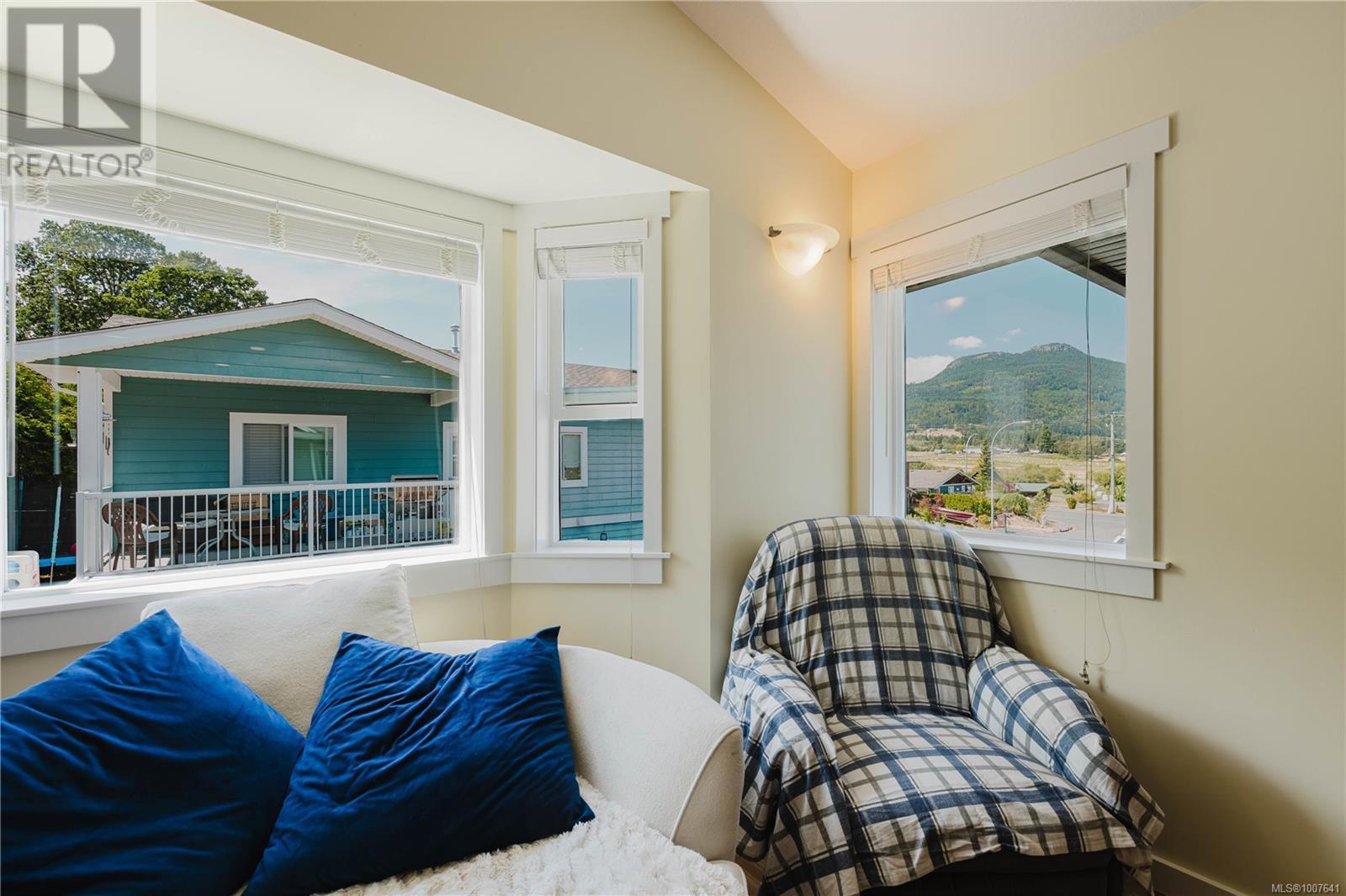 Photo 7 of 6181 Drombeg Pl, Duncan BC