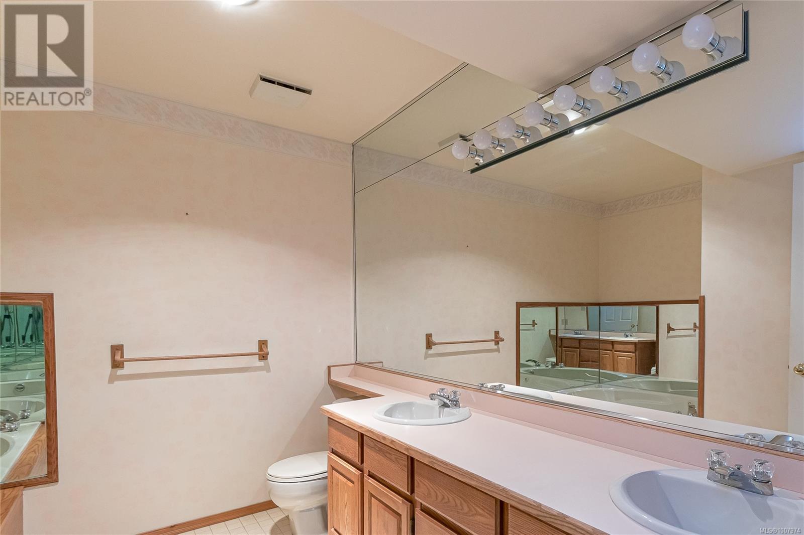 303 LAGOON RD - Image 22