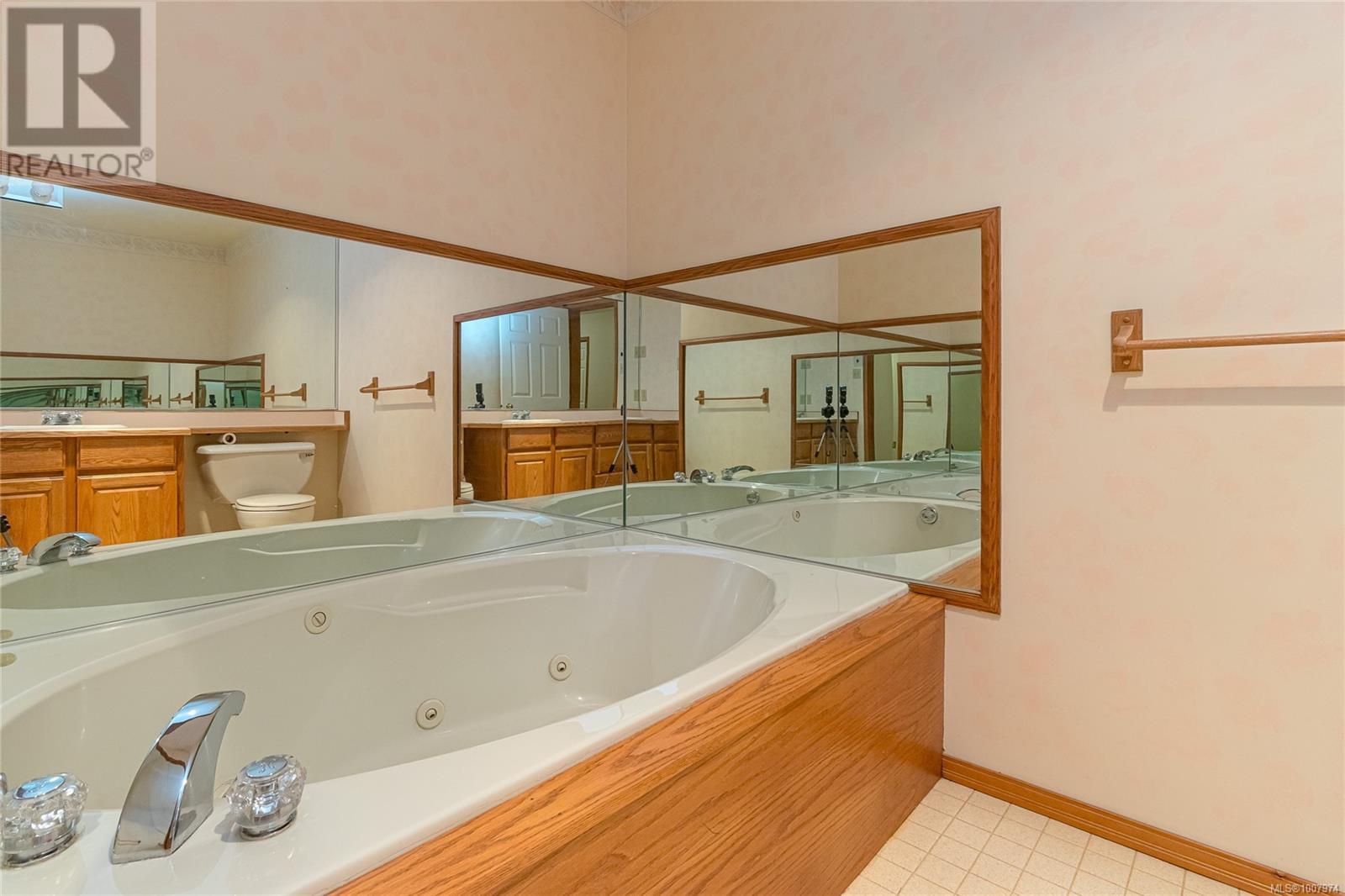 303 LAGOON RD - Image 23