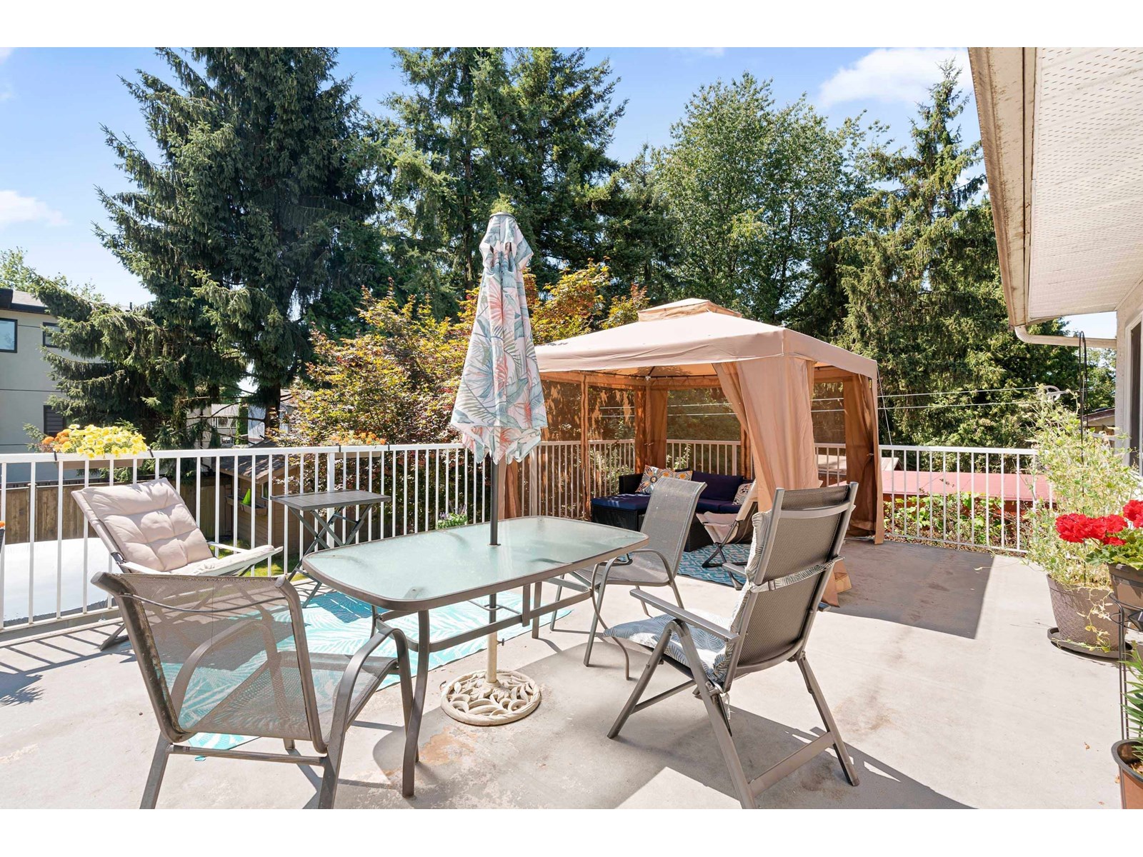 Photo 10 of 18340 63 A Avenue, Surrey BC