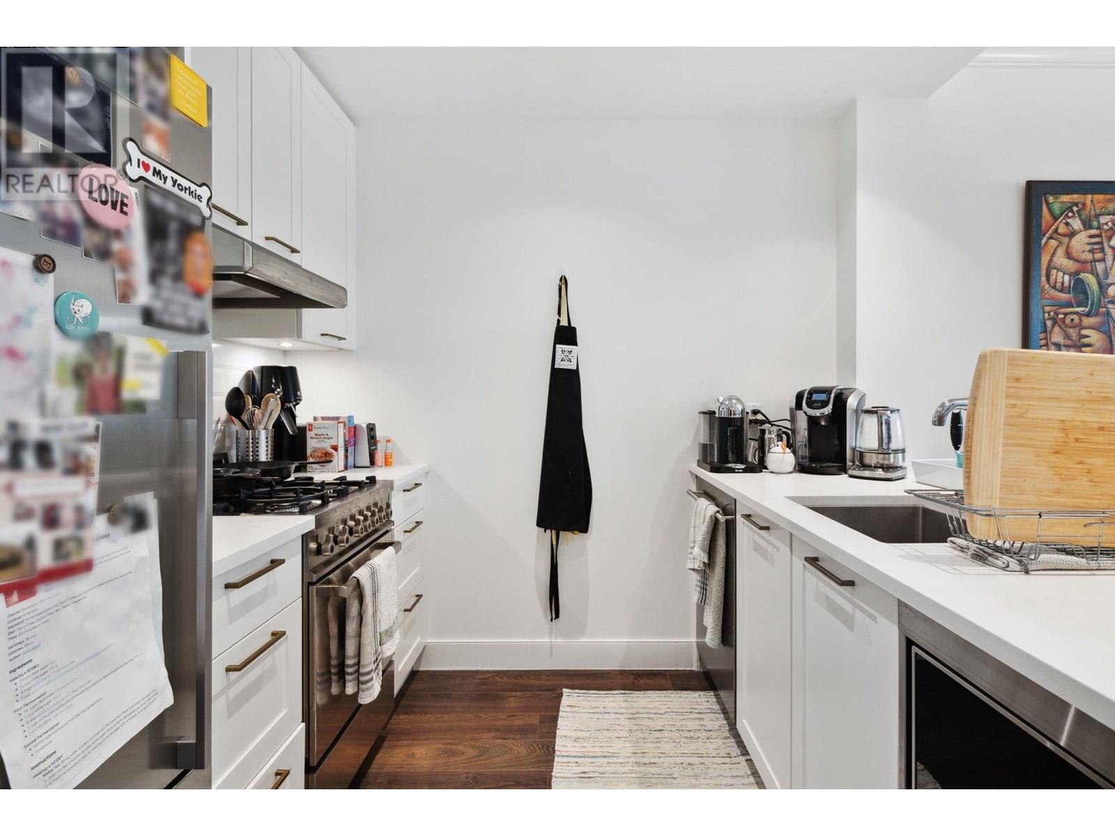 Photo 4 of 209 168 E 35th Avenue, Vancouver BC