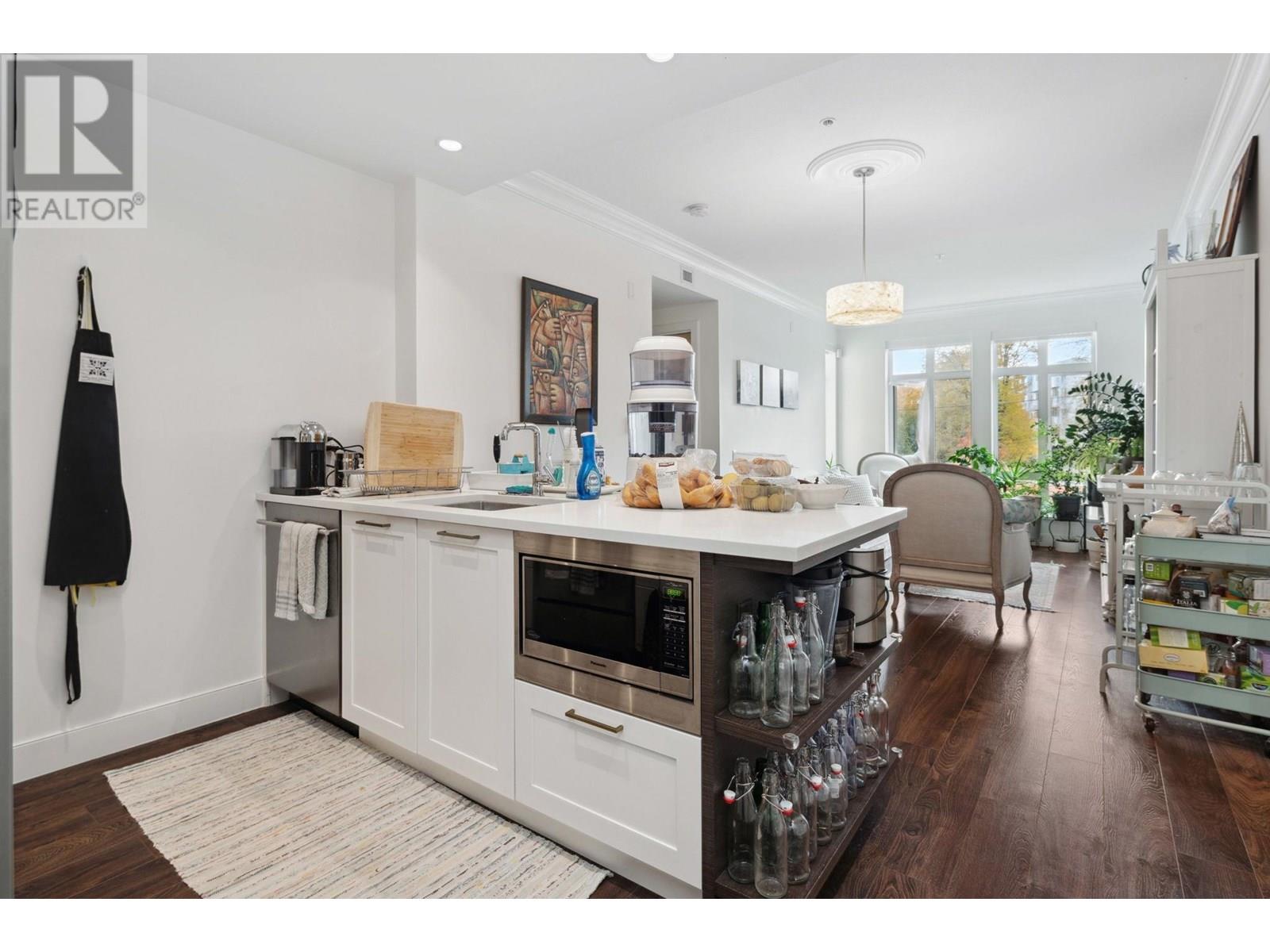 Photo 3 of 209 168 E 35th Avenue, Vancouver BC