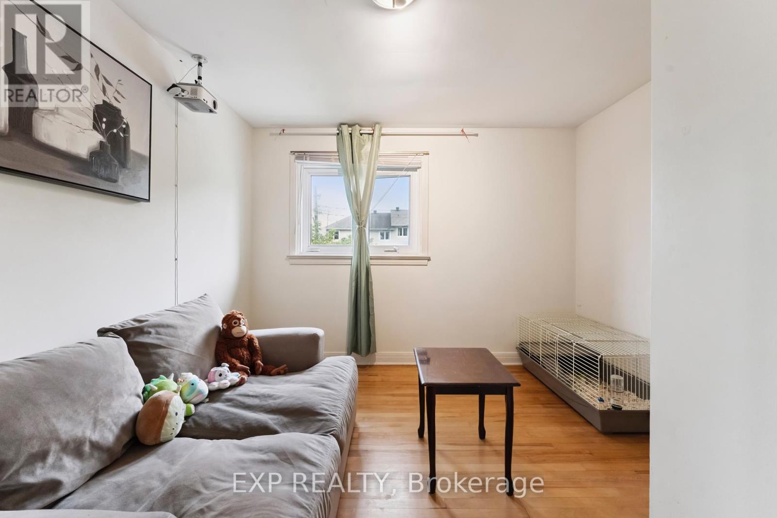 Photo 11 of 1395 Caldwell Avenue, Ottawa ON