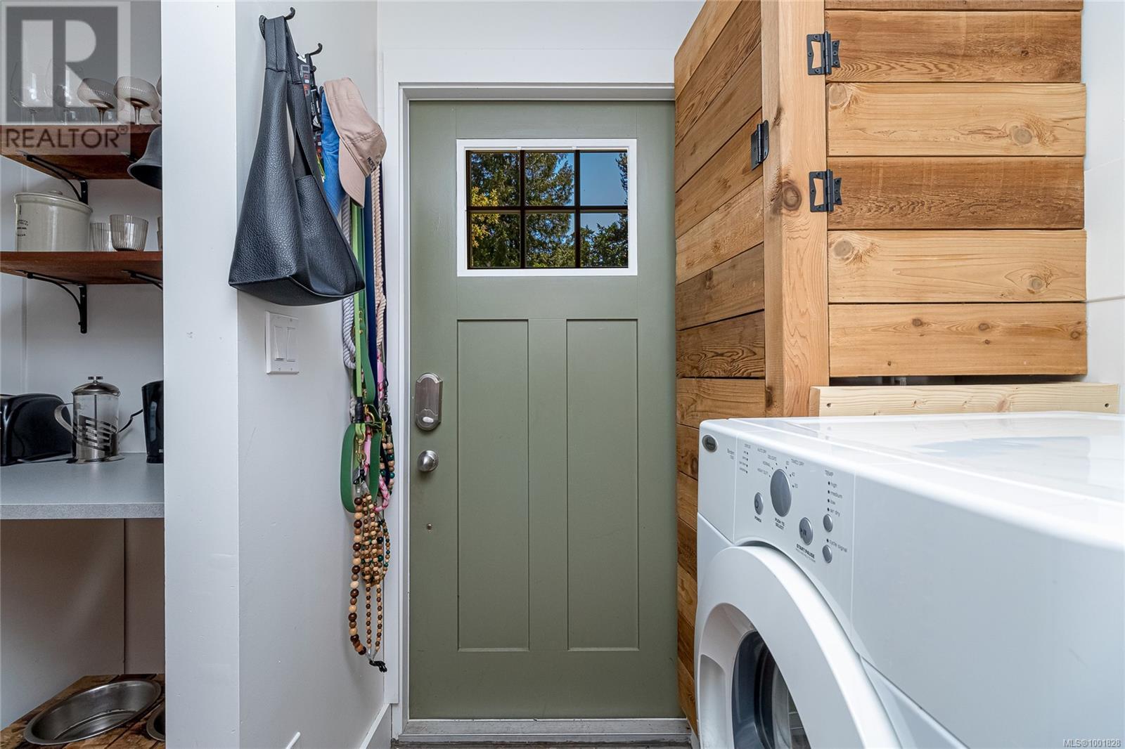  5168 Santa Clara Avenue, Saanich