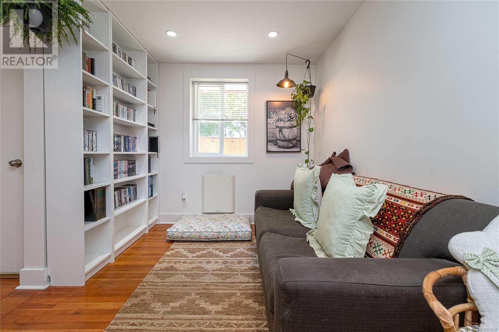  5168 Santa Clara Avenue, Saanich