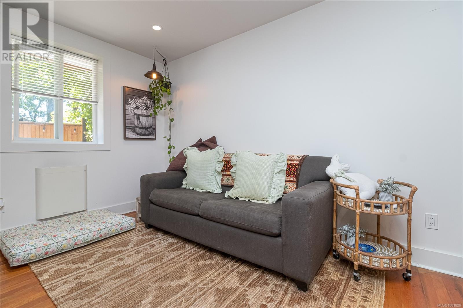  5168 Santa Clara Avenue, Saanich