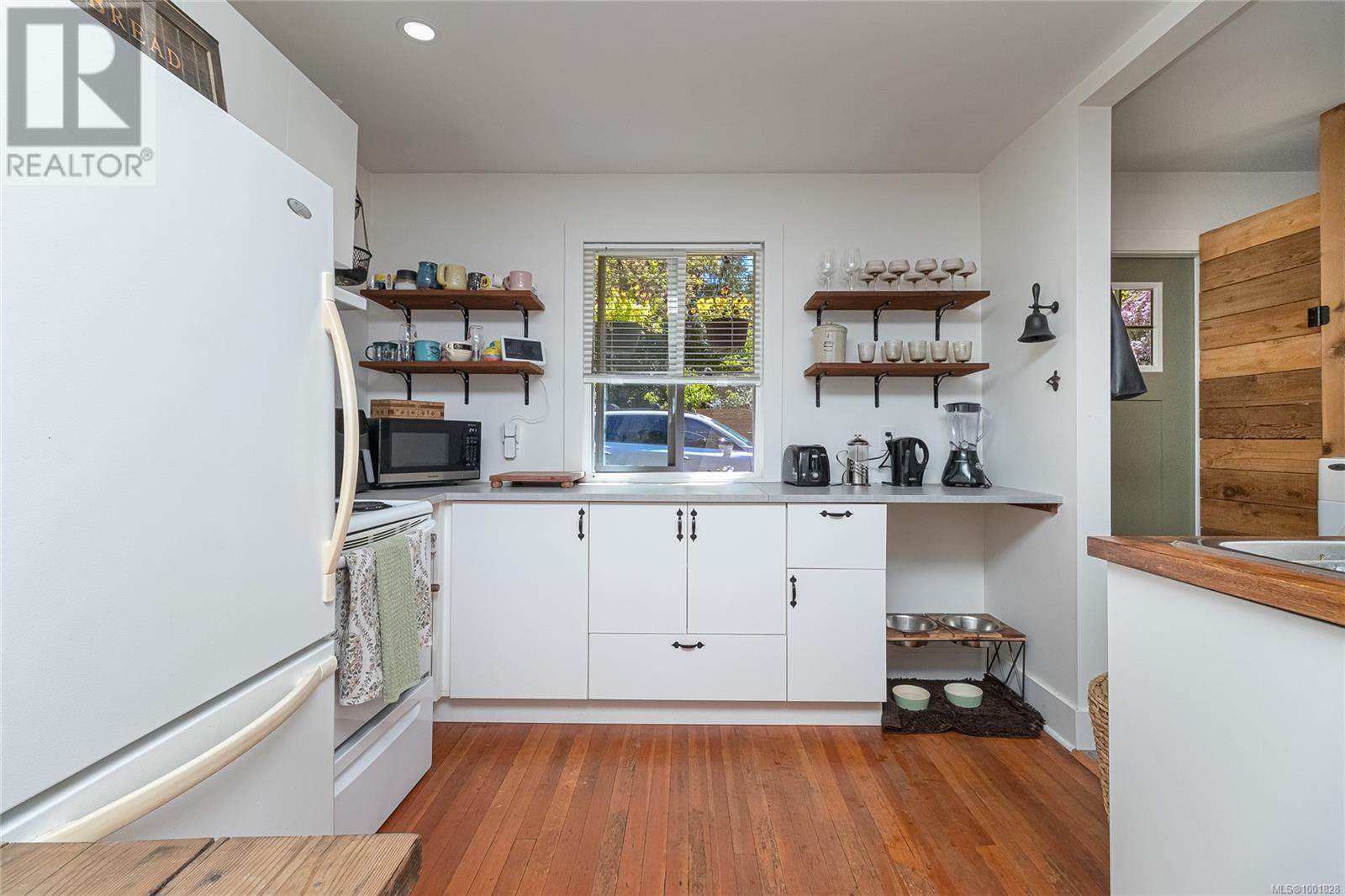  5168 Santa Clara Avenue, Saanich