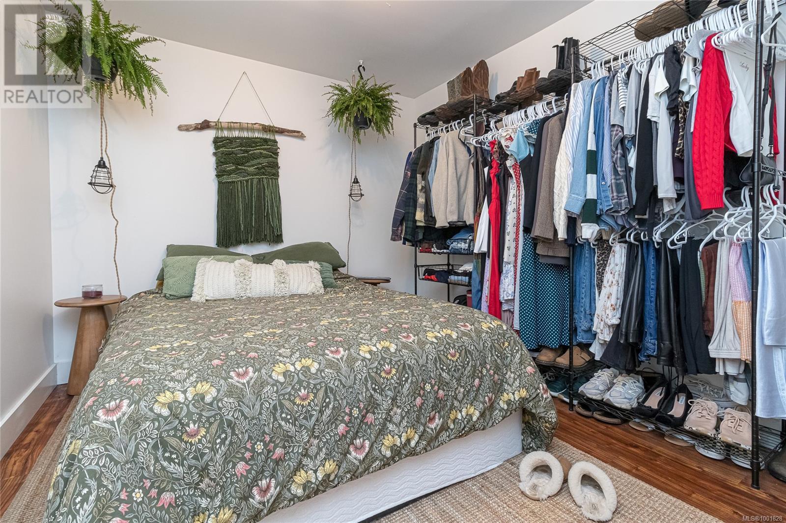  5168 Santa Clara Avenue, Saanich