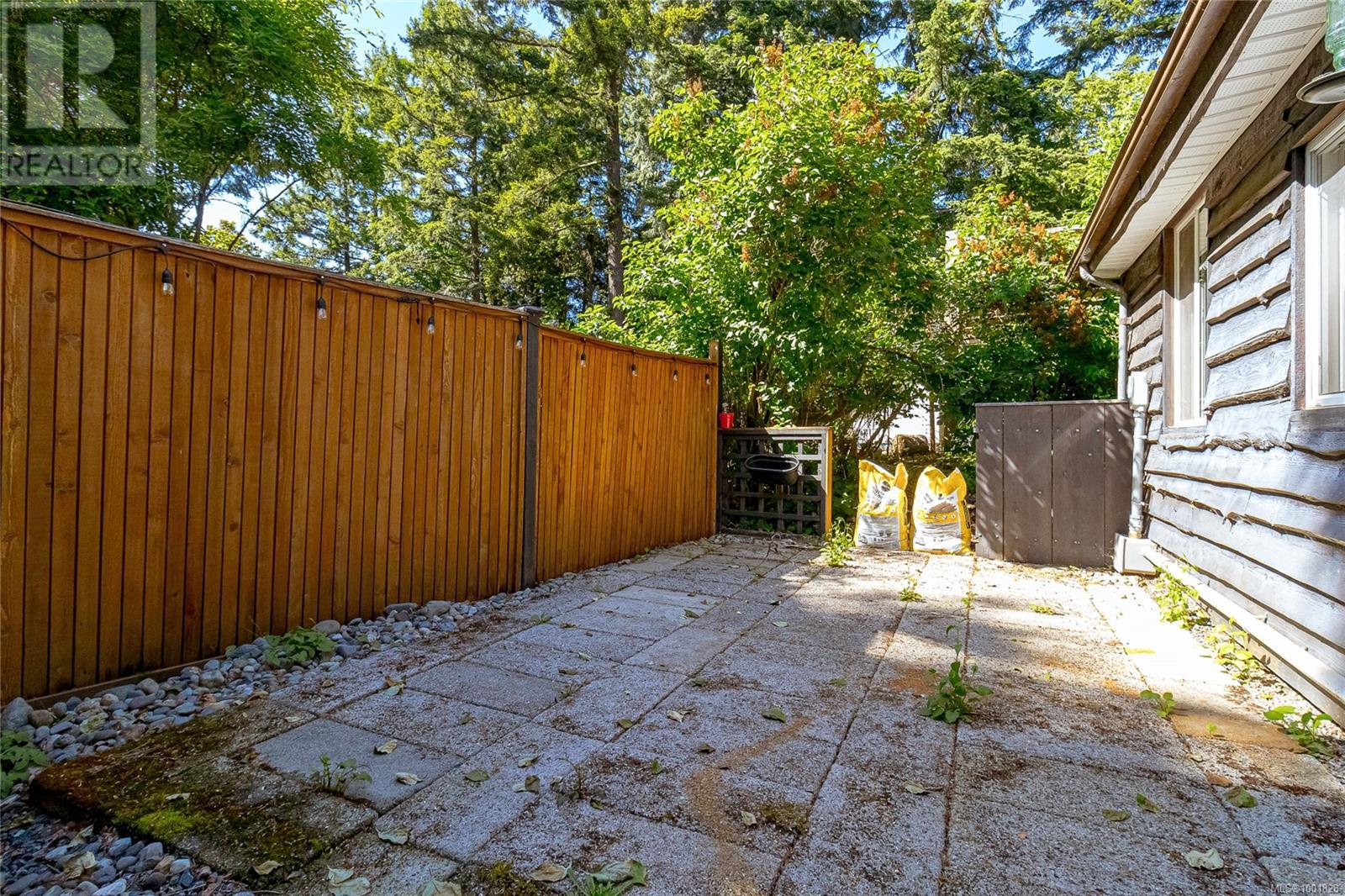  5168 Santa Clara Avenue, Saanich
