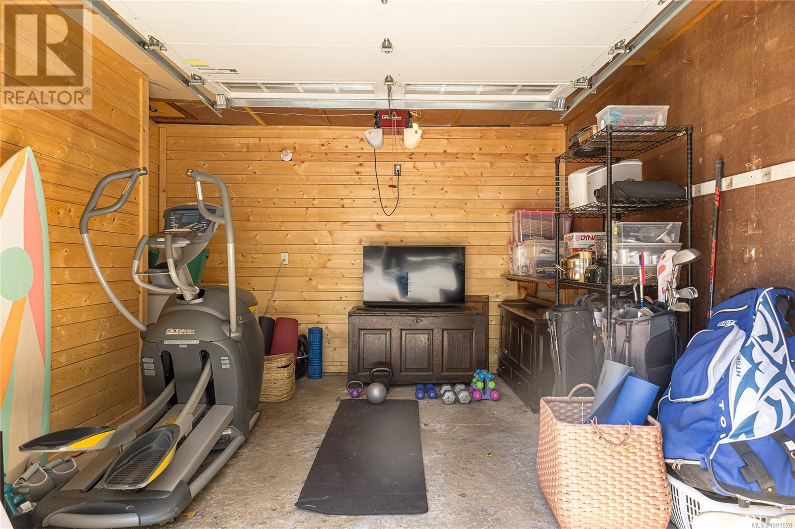  5168 Santa Clara Avenue, Saanich