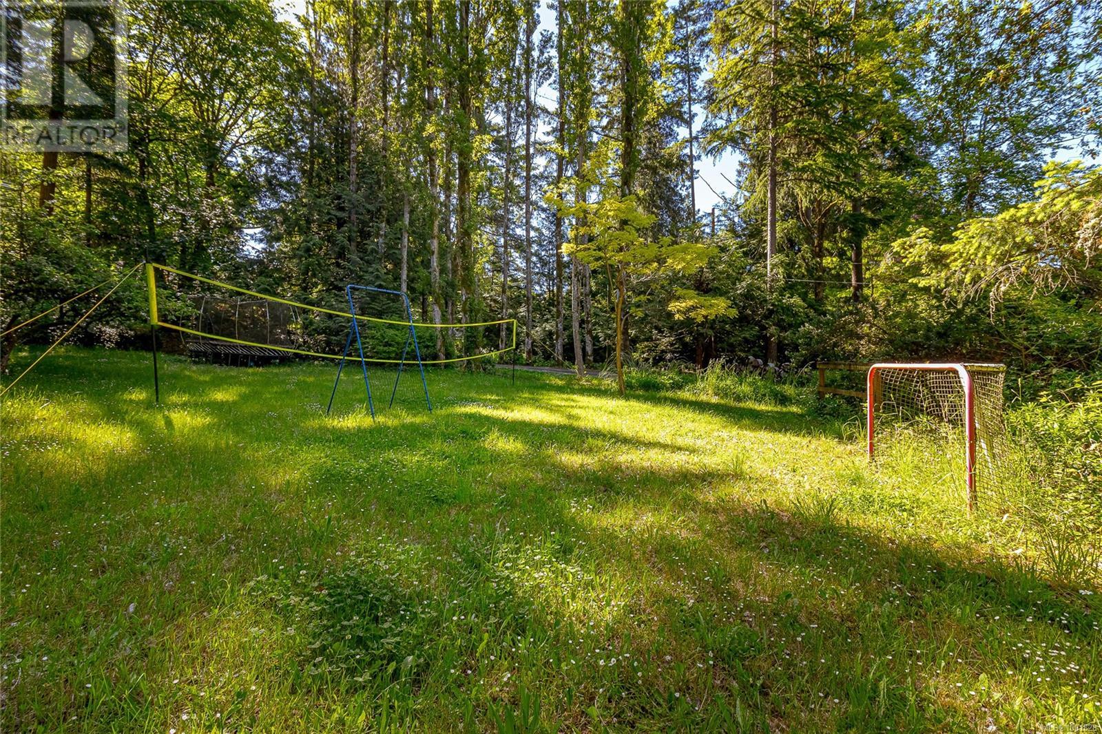  5168 Santa Clara Avenue, Saanich