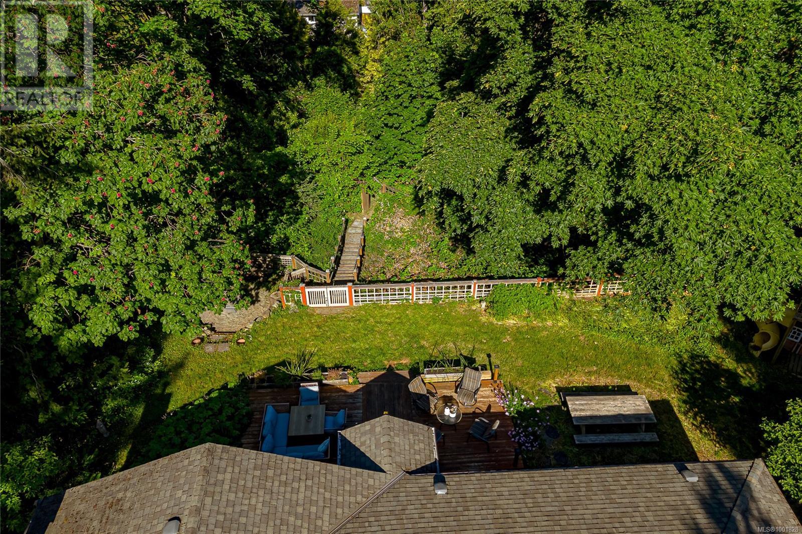  5168 Santa Clara Avenue, Saanich