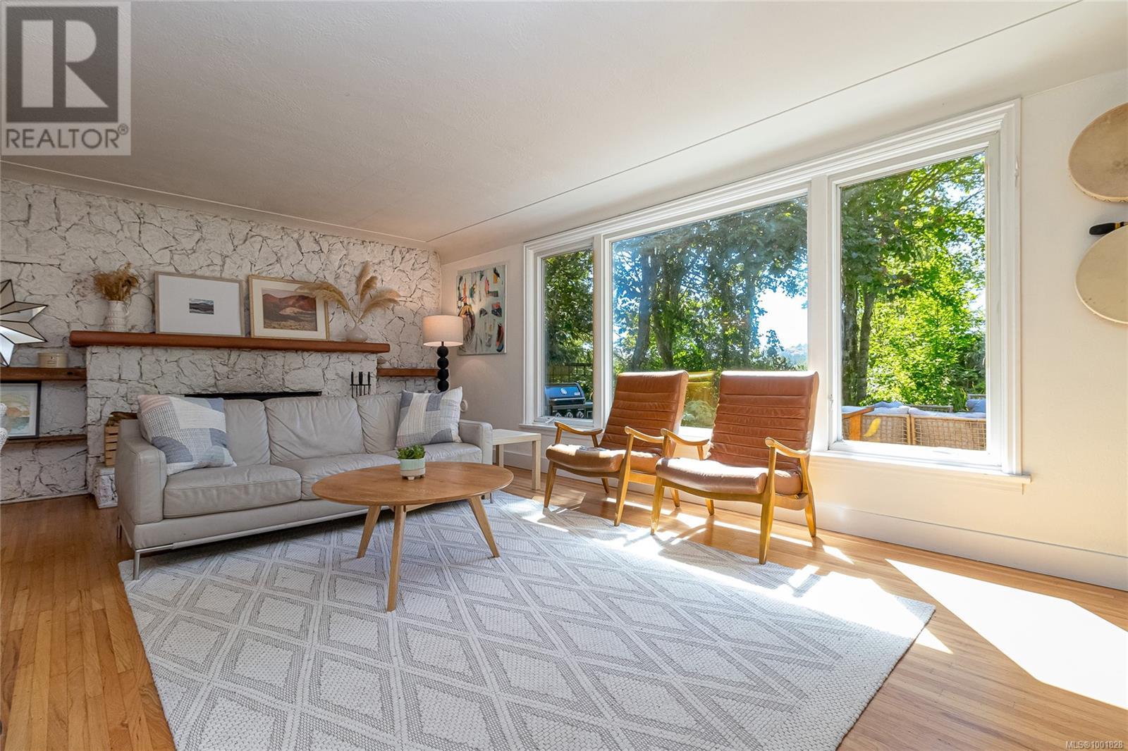  5168 Santa Clara Avenue, Saanich