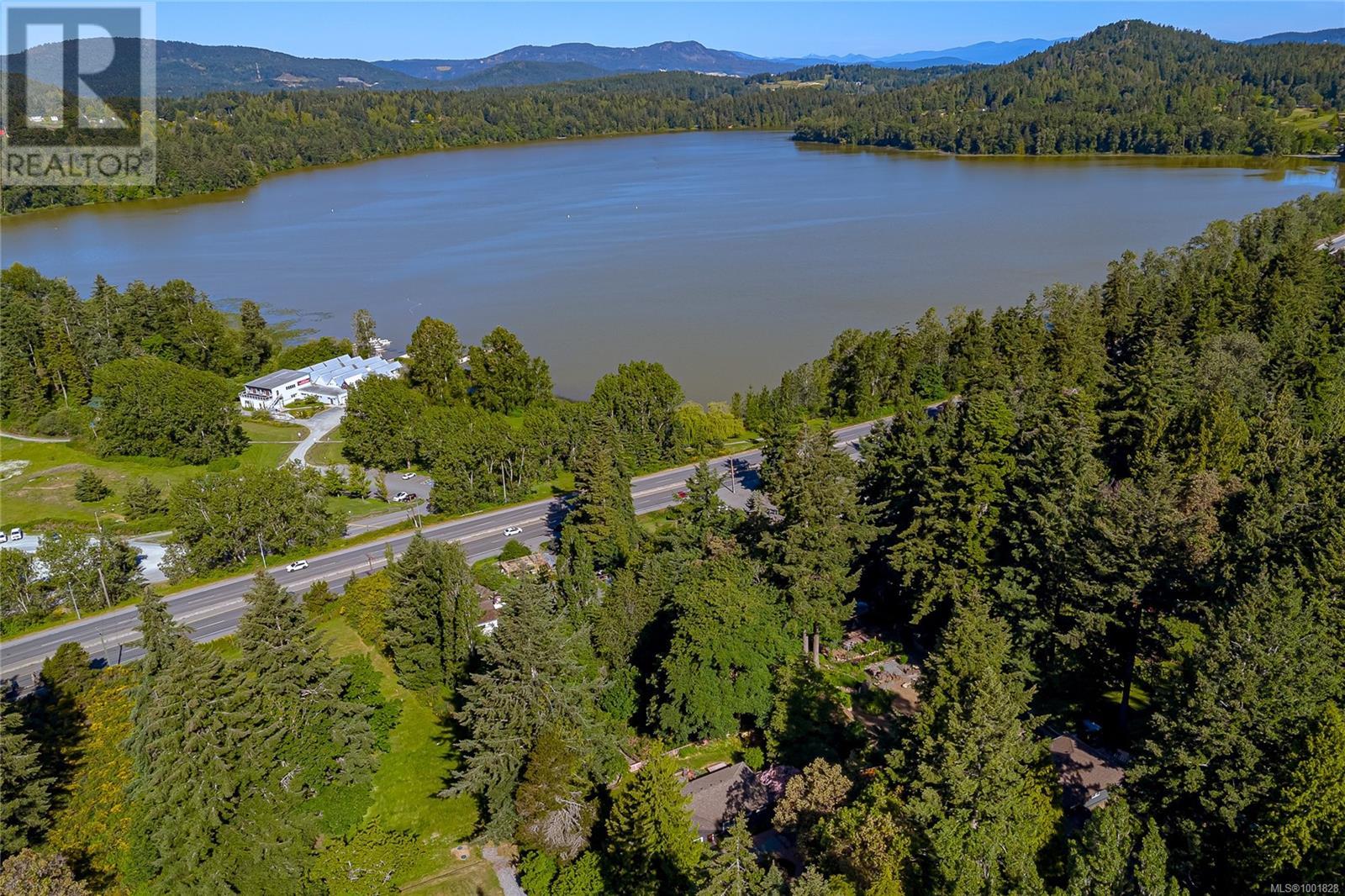  5168 Santa Clara Avenue, Saanich