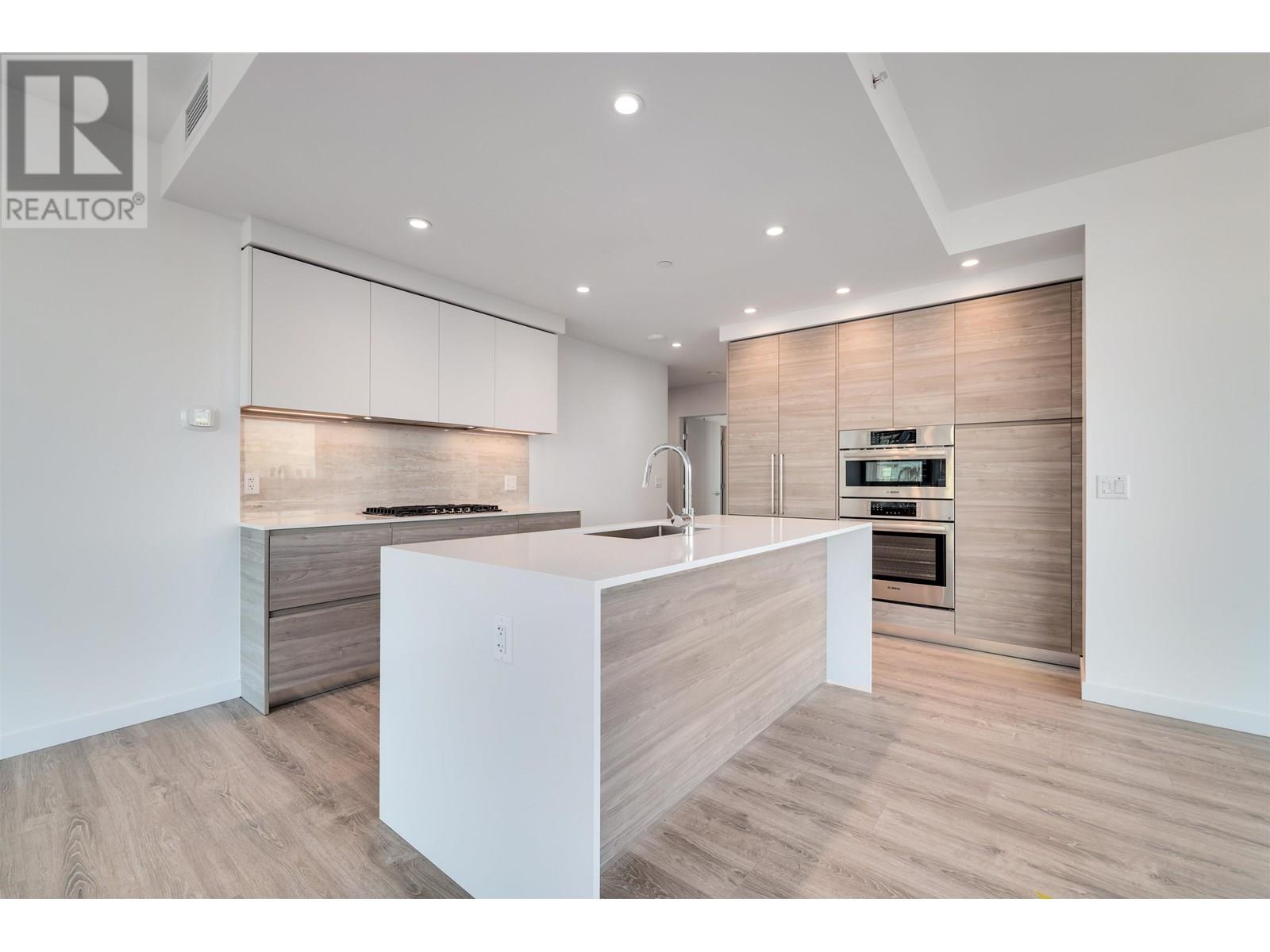 Photo 6 of 3504 680 Quayside Drive, New Westminster BC
