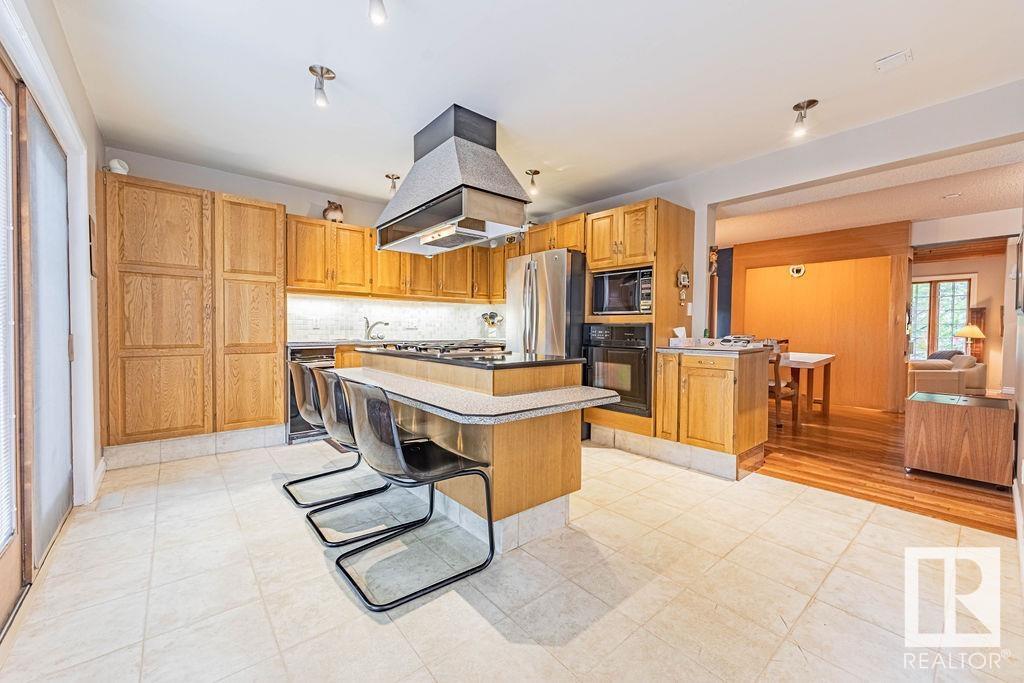 Photo 16 of 11132 65 St Nw, Edmonton AB