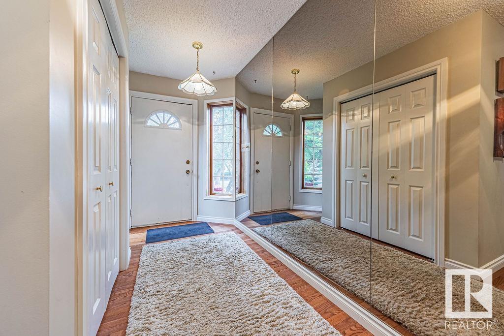 Photo 3 of 11132 65 St Nw, Edmonton AB