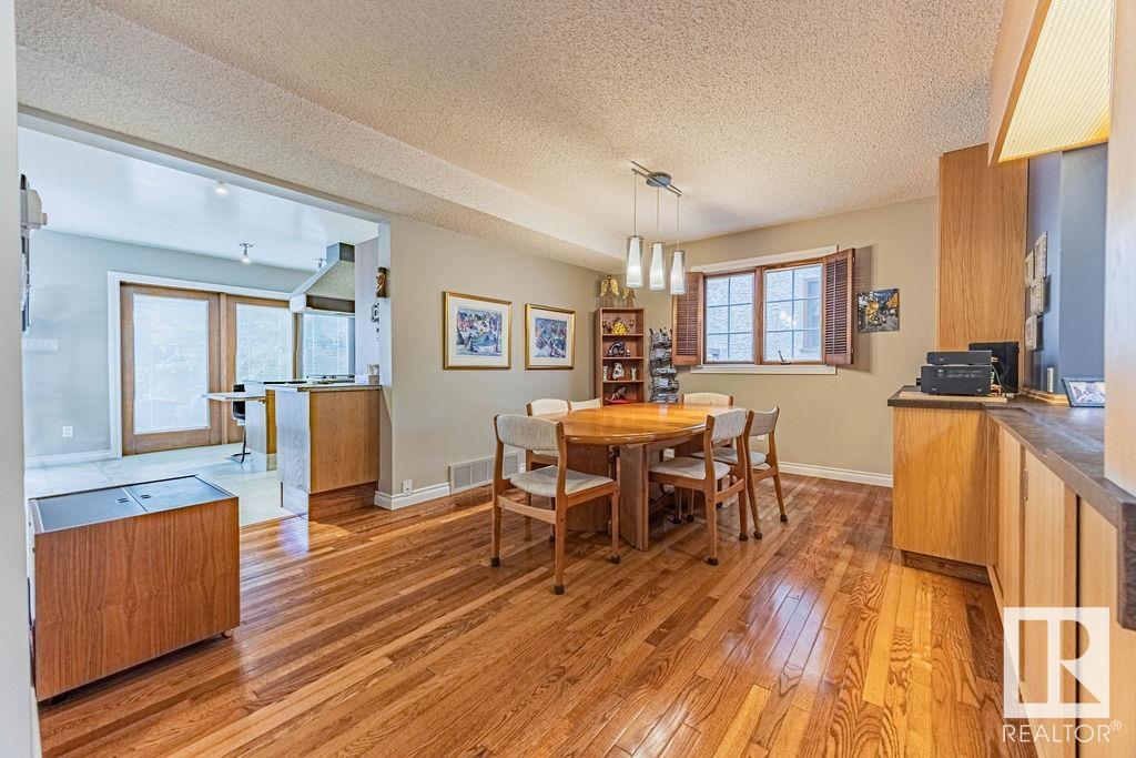 Photo 12 of 11132 65 St Nw, Edmonton AB