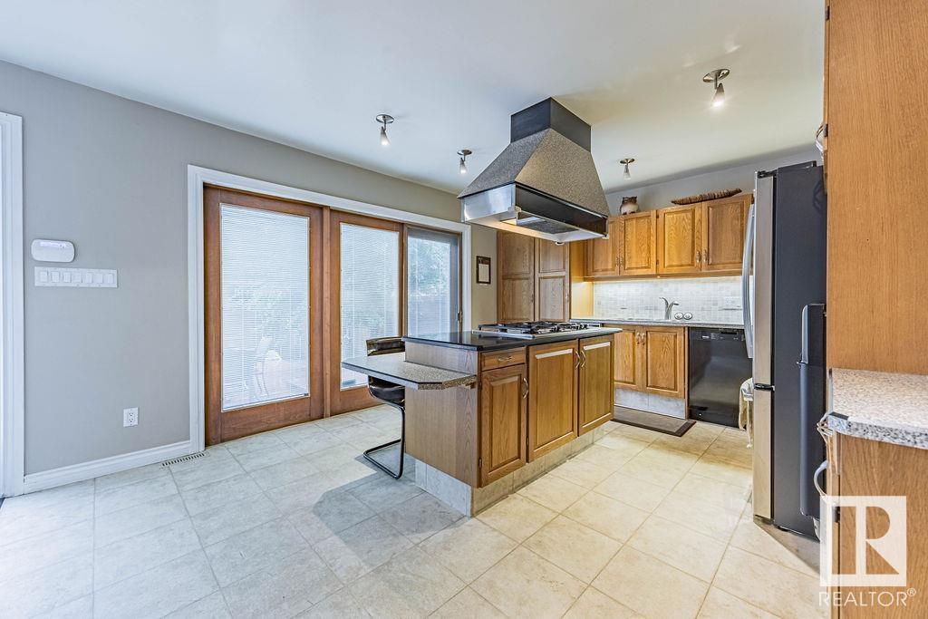 Photo 26 of 11132 65 St Nw, Edmonton AB