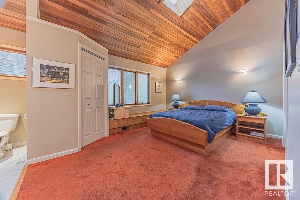 Photo 2 of 11132 65 St Nw, Edmonton AB