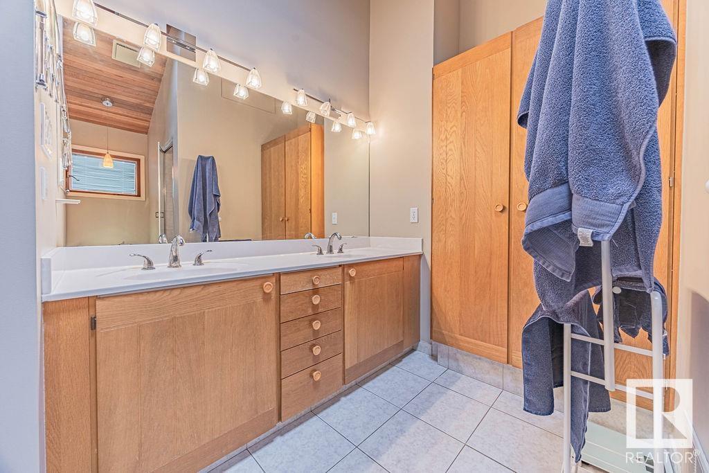 Photo 37 of 11132 65 St Nw, Edmonton AB