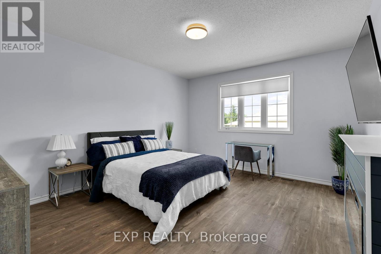 Photo 16 of 105 White Sands Way, Wasaga Beach ON