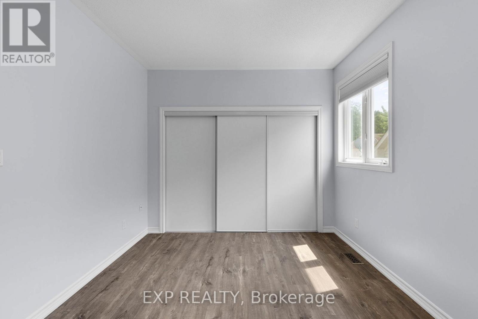 Photo 19 of 105 White Sands Way, Wasaga Beach ON