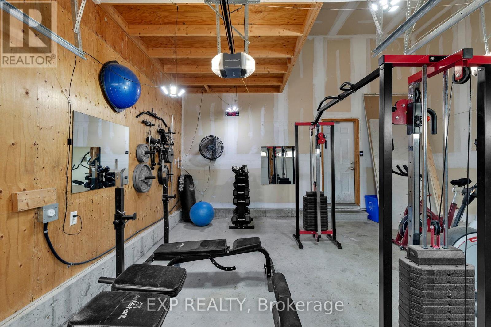 Photo 31 of 105 White Sands Way, Wasaga Beach ON