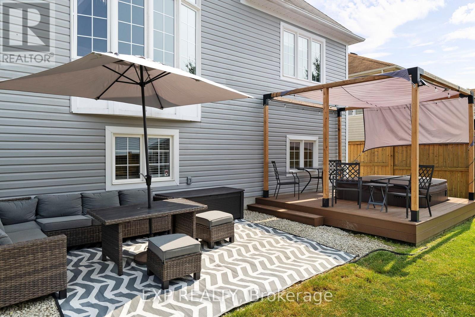 Photo 33 of 105 White Sands Way, Wasaga Beach ON