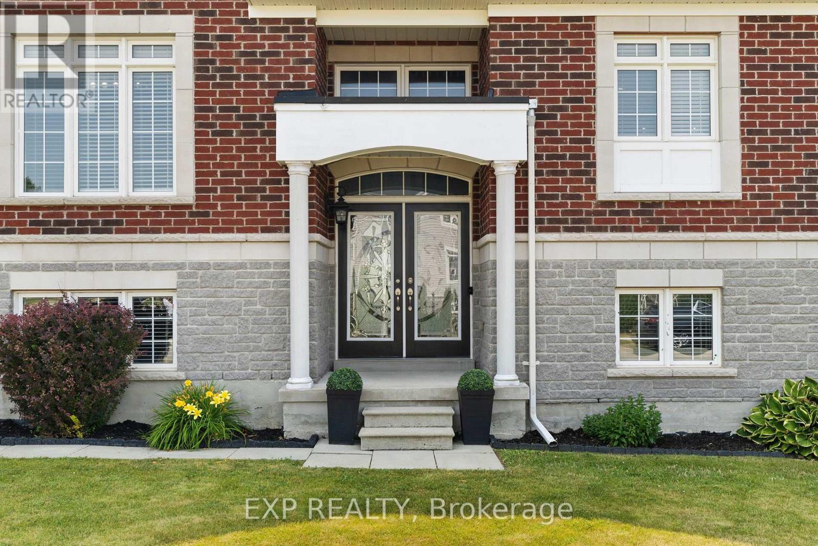 Photo 4 of 105 White Sands Way, Wasaga Beach ON