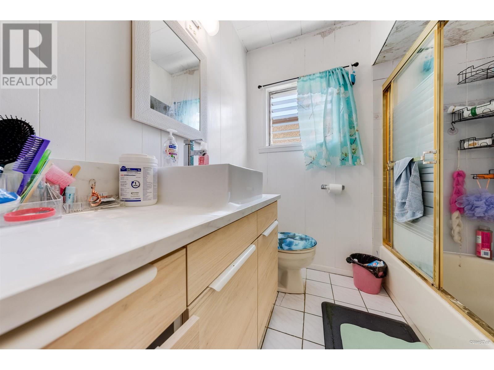 Photo 1 of 1225 E 61st Avenue, Vancouver BC