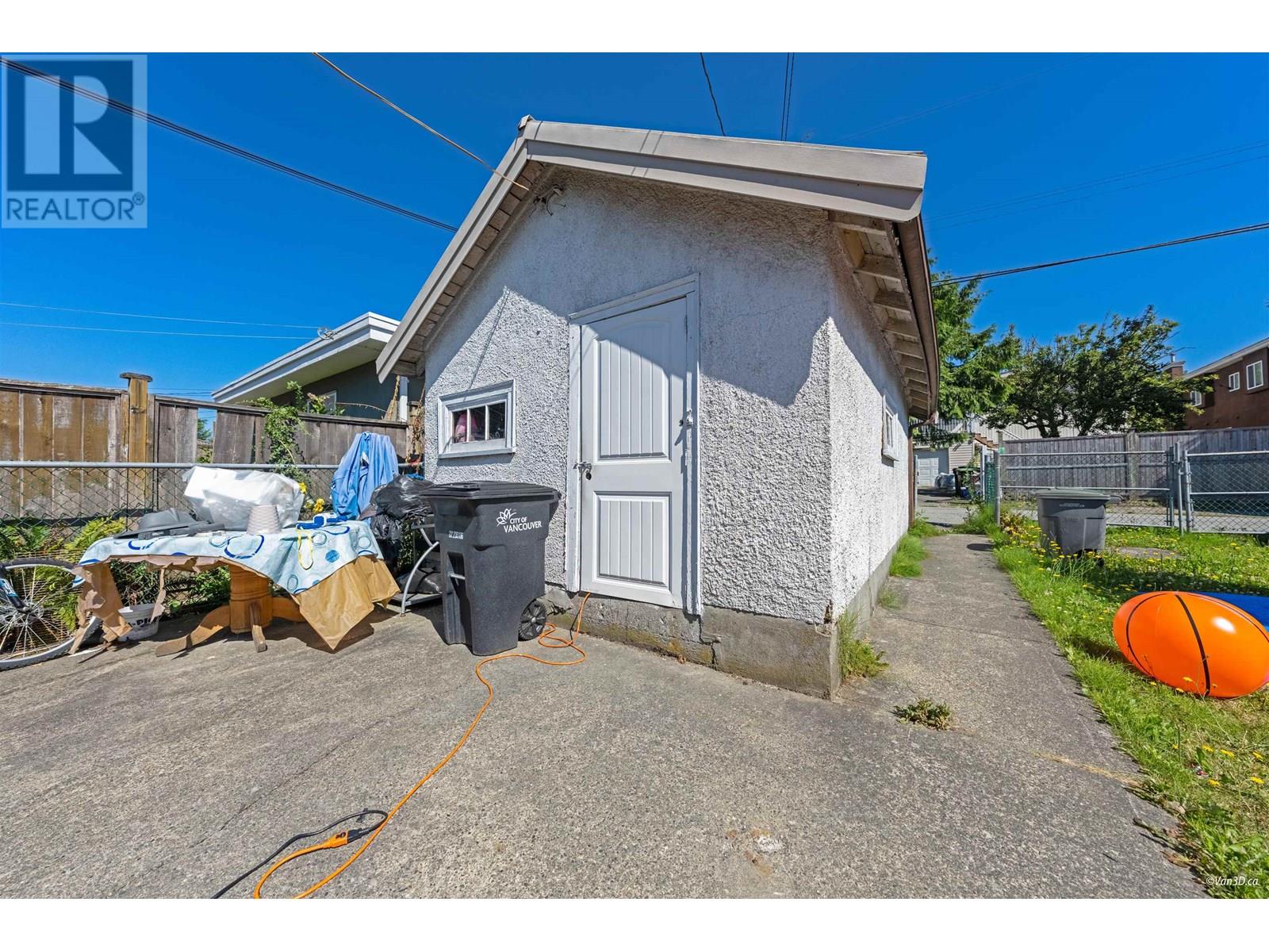 Photo 39 of 1225 E 61st Avenue, Vancouver BC