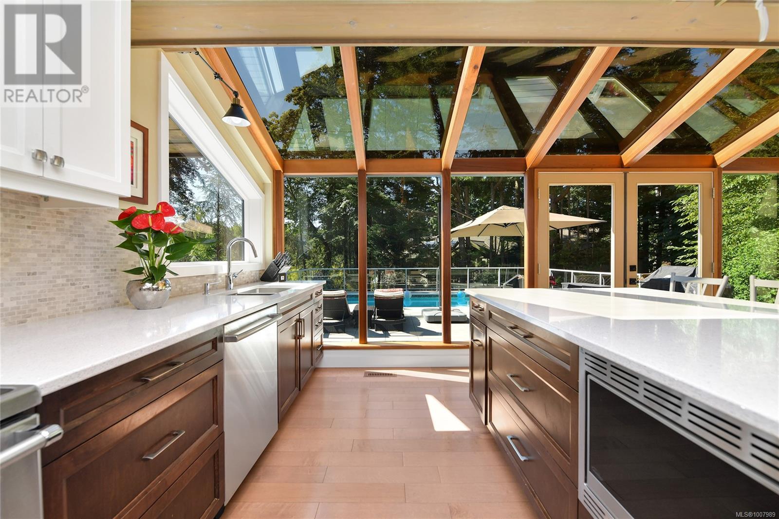 821 Dalkeith Ave, North Saanich